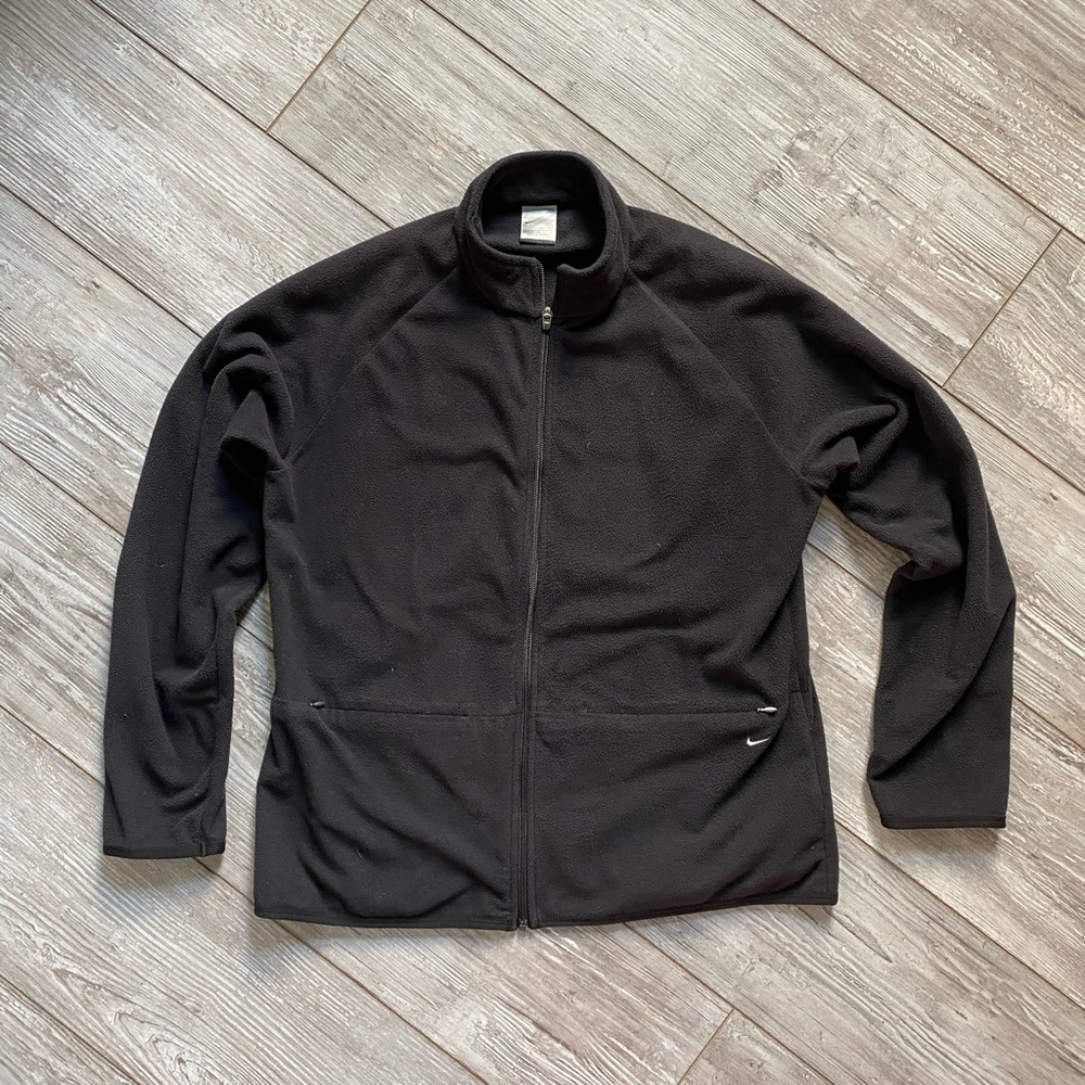 GREAT CONDITION NIKE ZIP UP FLEECE.